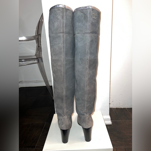 Chanel Grey Suede Metallic Fold-Over Interlocking CC Knee High Boots - Picture 6 of 10